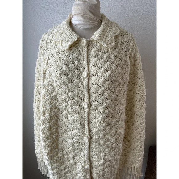 Vintage 70s Crochet Knit Poncho Cape Cream Collared Button Front Arm Holes OS - Picture 2 of 4